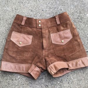True Vintage 70’s suede brown shorts